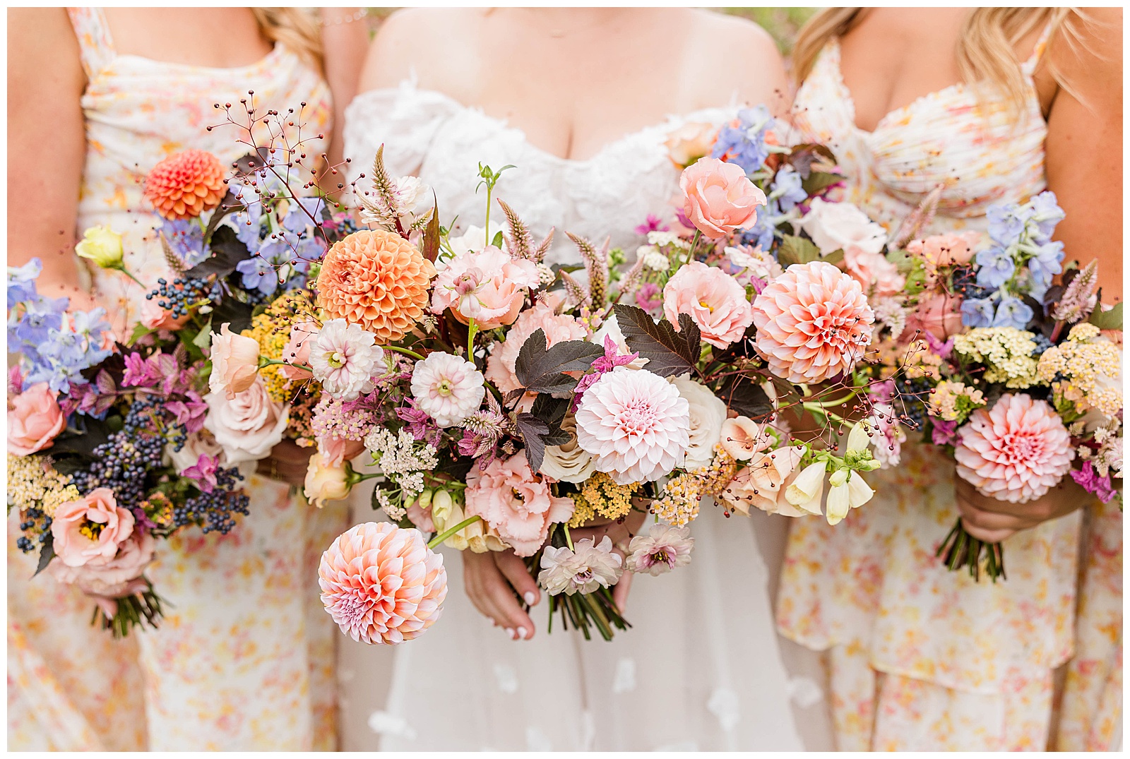 Wedding details, summer wedding, bride, florals