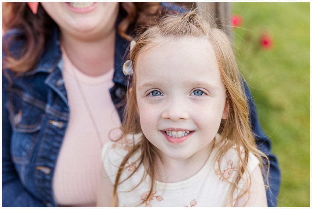 Wisconsin Family Photoshoot in a backyard with 2 children