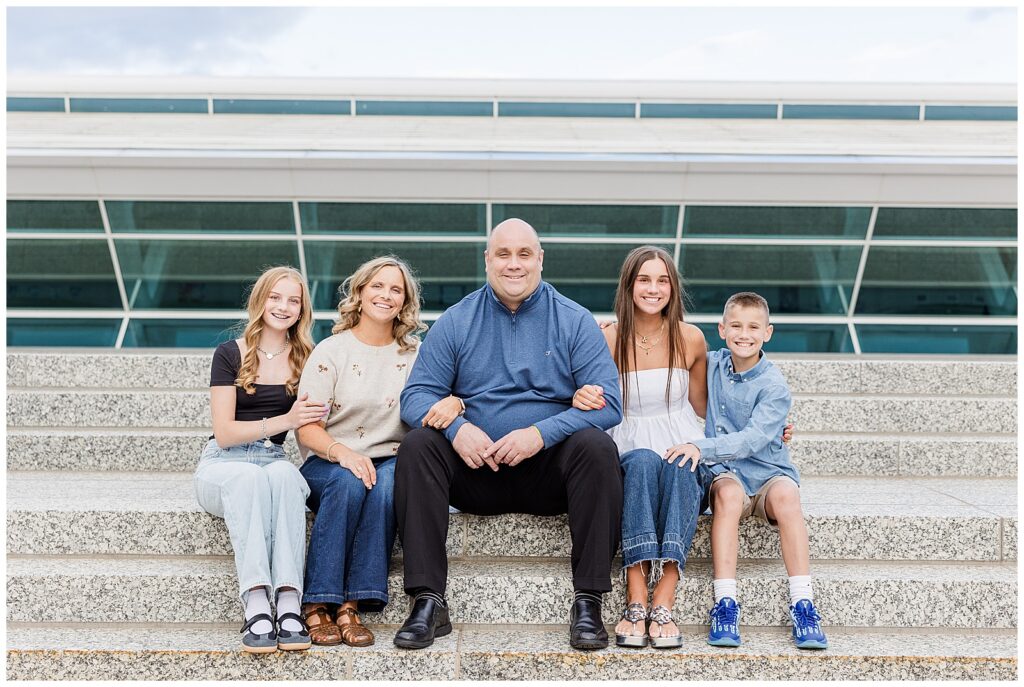 Milwaukee Family Photographer, Milwaukee Art Museum Family Session, Milwaukee Skyline, Milwaukee Art Museum 