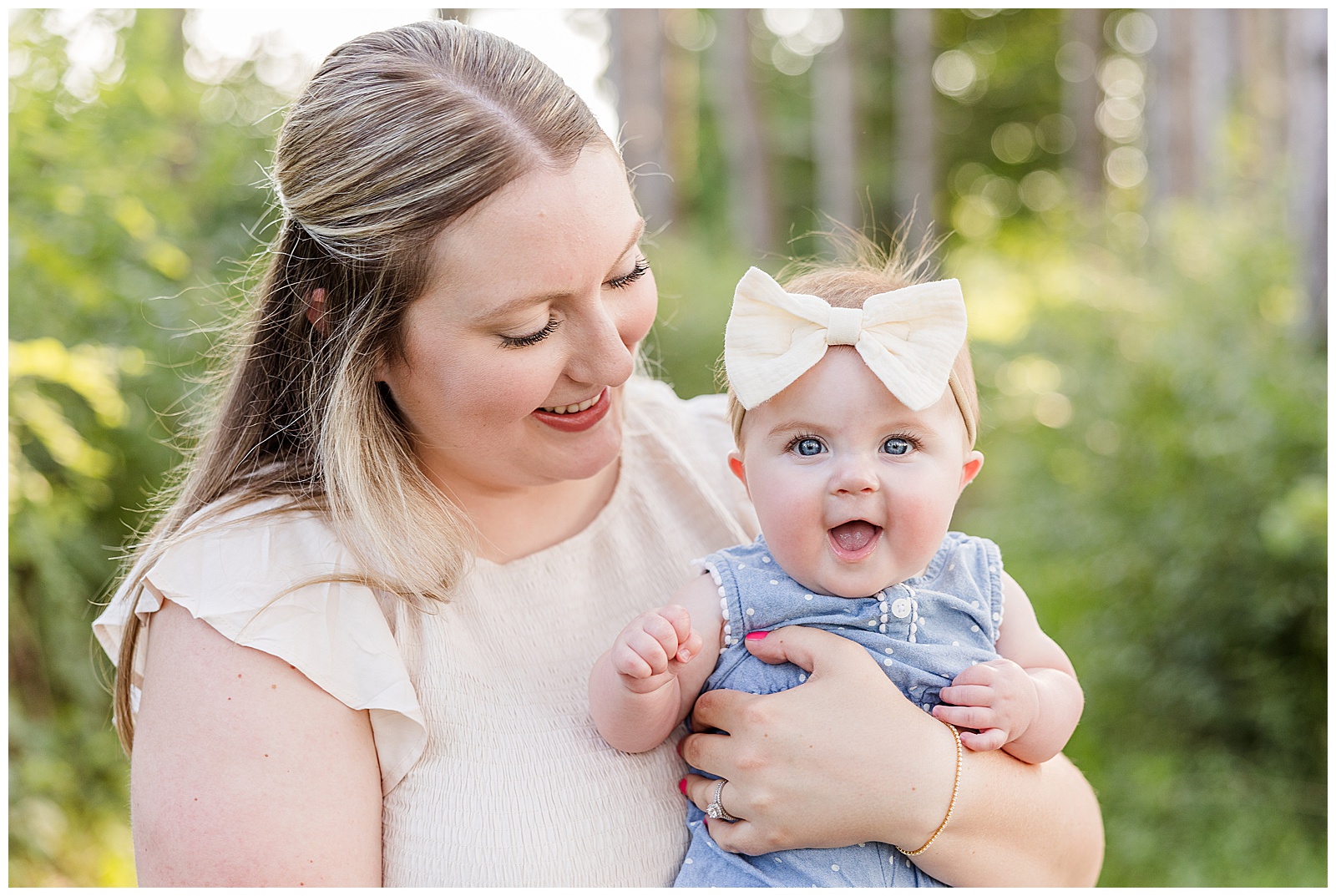 Waukesha Family Photographer, Retzer Nature Center Session, Milwaukee Family Photographer