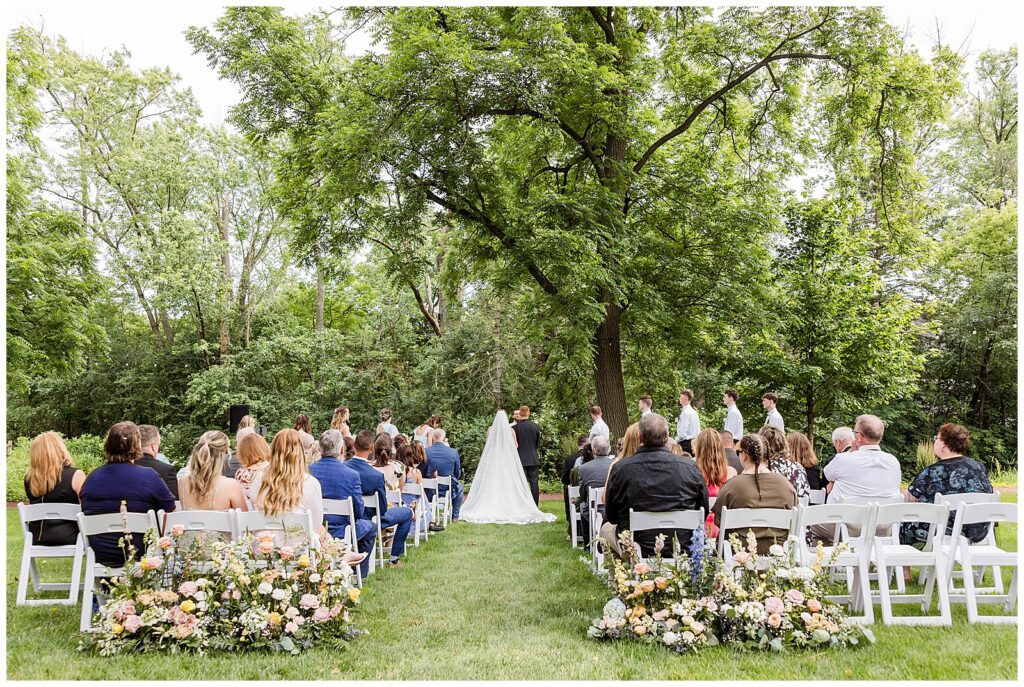 Shully’s Cuisine Wedding, Milwaukee Wedding photographer