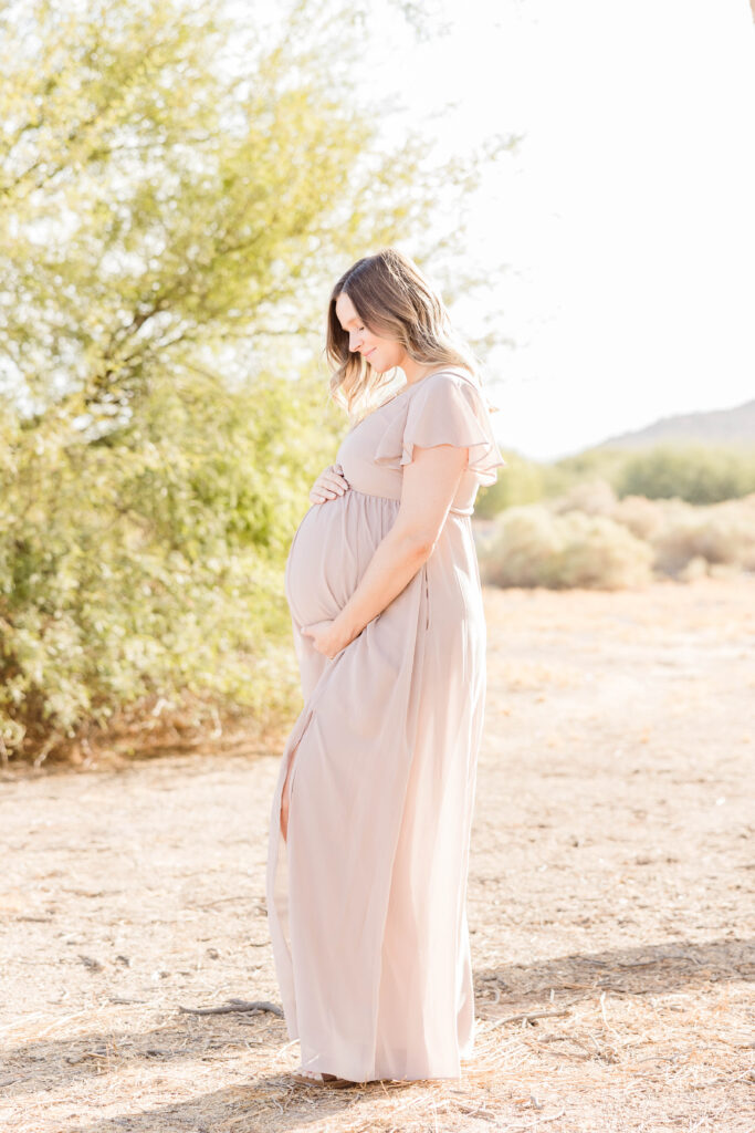Desert maternity photoshoot in Phoenix, Arizona. 